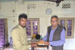 बेबस परिवारों की हँसी लौटाने के लिए कुटीर उद्योग स्थापना में व्यक्तिगत पहल पर पूर्व एडीसी निलमणि दास की आर्थिक मदद।