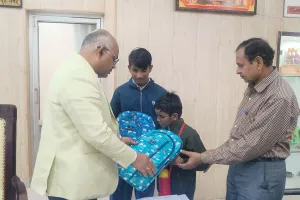 दृष्टिबाधित प्रतिभा कृष्णा ने जीता सबका दिल डीएम ने बढ़ाया हौसला, दिया स्नेह का संबल