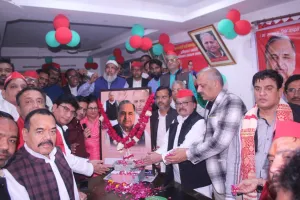 समाजवादियों ने कानपुर में मुलायम सिंह यादव की 85वी जयंती मनाई 