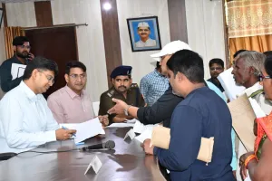 सम्पूर्ण समाधान दिवस में 65 शिकायतें आई : 7 मामलों का मौके पर निस्तारण, शेष संबंधितों को सौंपे