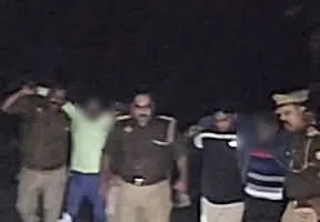पुलिस मुठभेड़ में गोकशी की योजना बना रहे अन्तर्जनपदीय 02 शातिर अभियुक्त गिरफ्तार
