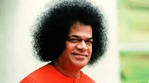 सत्य साईं बाबा: मानवता के भीतर छिपे प्रकाश का जागरण