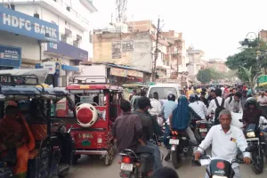 Raebareli Breaking मेन बाजार में भीषण जाम, घंटों फंसे रहे वाहन और मुसाफिर