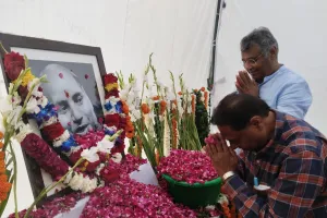 सर्वोच्चनयालय के अधिवक्ता प्रखर अर्थशास्त्री ने ओपी मौर्य को श्रद्धांजलि अर्पित की 