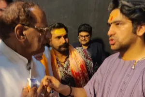 छतरपुर से वृंदावन की बागेश्वर बाबा की यात्रा पर उनसे मिलकर भारतीय गुर्जर परिषद प्रतिनिधि मंडल ने की विस्तृत चर्चा