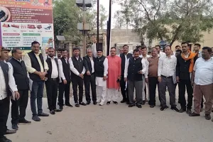 अधिवक्ता सुरक्षा को लेकर गरजे वकील, किया प्रदर्शन