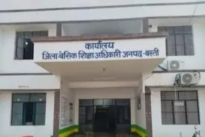 अधिकारियों के उदासीनता के कारण पाँच माह बीतने जाने के बाद रानी लक्ष्मीबाई आत्मरक्षा प्रशिक्षकों को नहीं मिला मानदेय