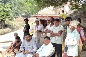 सीतापुर के दो युवक विस्फोटक सामग्री के साथ हापुड़ में गिरफ्तार, भाई बोला- बंदराे को भगाने के लिए ला रहा था 