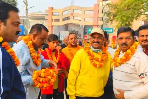 वाराणसी पहुंची साइकिल यात्रा, महापौर ने किया जोरदार स्वागत