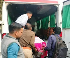 अज्ञात ट्रक की टक्कर से महिला की मौत, पति गंभीर