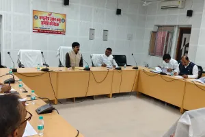 विधान परिषद के गोरखपुर-फैजाबाद खण्ड शिक्षक निर्वाचन क्षेत्र की निर्वाचक नामावलियों के पुनरीक्षण हेतु संशोधित कार्यक्रम जारी किया गया