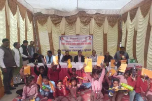 ब्लॉक स्तरीय दिव्यांग बच्चों का खेलकूद का आयोजन पूर्व माध्यमिक विद्यालय सुरियावा में संपन्न