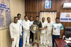 भदोही पुलिस के खिलाड़ियों के उत्कृष्ट प्रदर्शन पर एएसपी ने किया सम्मानित