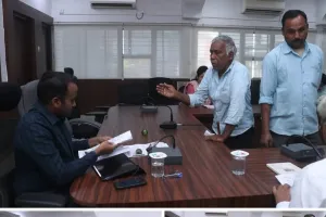 कलेक्टर कार्यालय के सोन सभागार में साप्ताहिक जनसुनवाई आयोजित