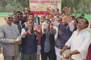 तृतीय क्रिकेट टूर्नामेंट का शुभारंभ, मोहनलालगंज टीम जीती