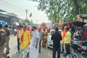  ख़जनी क्षेत्र बरी वन्दुआरी में भव्य कलश यात्रा निकली, भक्तिमय वातावरण में शुरू हुई श्रीमद्भागवत कथा