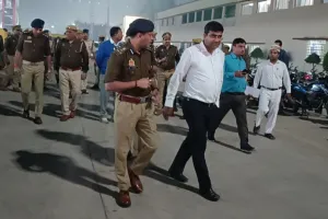 दिल्ली धमाके के बाद गोरखपुर में हाई अलर्ट: रेलवे स्टेशन व बस अड्डों पर कड़ी सुरक्षा, हर गतिविधि पर पैनी नजर