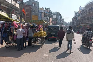 नगर में ट्रैफिक व्यवस्था चरमराई, नवंबर का आधा वक्त निकल गया पर हालत जस की तस