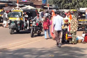 नगर के मुख्य मार्गों पर अतिक्रमण का कब्जा