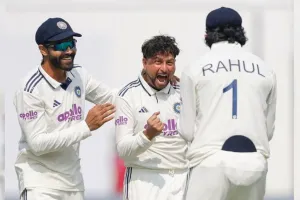 कुलदीप का जादू, आखिरी सत्र में लड़खड़ाई दक्षिण अफ्रीका: भारत की दिन के अंत में दमदार वापसी