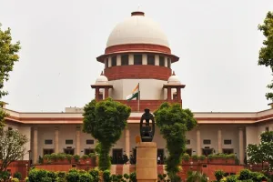 केरल में एसआईआर स्थगित करने की याचिकाओं पर सुप्रीम कोर्ट ने चुनाव आयोग को नोटिस जारी किया; अगली सुनवाई 26 नवंबर को