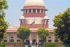 जांच में अनिश्चित देरी स्वीकार नहीं, चार्जशीट में बहुत ज़्यादा विलंब कार्रवाई रद्द करने का आधार: सुप्रीम कोर्ट