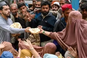 अपने विनाश और बर्बादी की पटकथा लिखता खुद कंगाल पाकिस्तान।