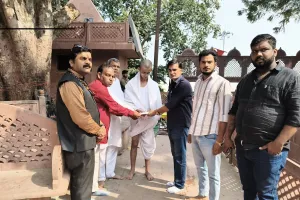 प्रयागराज के पत्रकार स्वर्गीय लक्ष्मी नारायण सिंह के परिवार की आर्थिक सहायता जर्नलिस्ट प्रोटक्शन एसोसिएशन द्वारा की गई