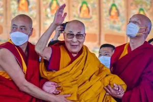 तिब्बती पहचान पर चीन की नज़र? प्राग घोषणापत्र में दलाई लामा के उत्तराधिकार में हस्तक्षेप का कड़ा विरोध