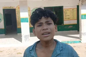 थारू जनजाति के बच्चों के भविष्य से खुला खिलवाड़