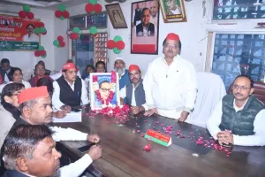 समाजवादी पार्टी कानपुर महानगर ने बाबा साहब भीमराव आंबेडकर को पुण्यतिथि पर किया याद