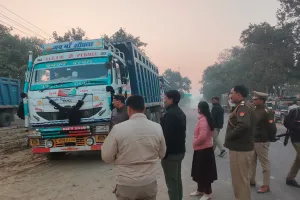 ओवरलोड, फिटनेस फेल, प्रेशर हॉर्न पर चला हंटर, 52 चालान 8.78 लाख का जुर्माना