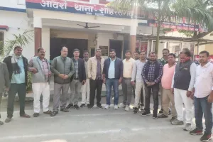 वी पैक्स सचिव को मारने पीटने के मामले में केस दर्ज