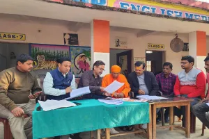 विधायक श्यामधनी राही ने एसआईआर को लेकर किया बूथों का निरीक्षण