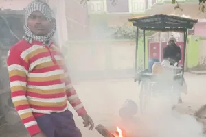 नपं उसका में एक दर्जन से अधिक स्थानों पर जल रहा अलाव