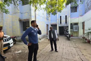 बहादुरपुर सरकारी कॉलोनी में अवैध कब्जों पर डीएम की सख्ती