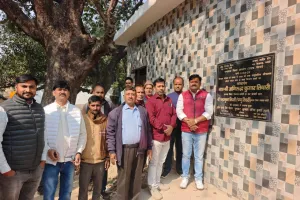 15 लाख की लागत से बने सामुदायिक शौचालय का जिपं सदस्य ने किया लोकार्पण