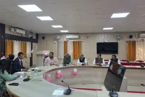 नगर निकायों में जनसुविधाओं के उन्नयन को लेकर डीएम की अध्यक्षता में बैठक संपन्न