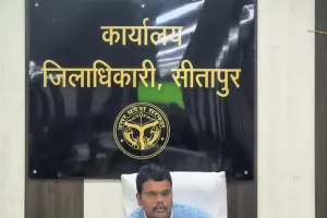 जिलाधिकारी के मैदान में उतरते ही सिस्टम बदल देता है अपनी चालजिलाधिकारी के मैदान में उतरते ही सिस्टम बदल देता है अपनी चाल