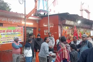 ओबरा सेवा संकल्प के 19 सप्ताह पूर्ण, खिचड़ी भंडारे के साथ जरूरतमंदों को मिली कंबल की गर्माहट