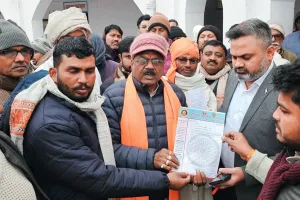 स्व. छोटेलाल कुशवाहा प्रकरण में न्याय की मांग, डीएम को सौंपा गया ज्ञापन