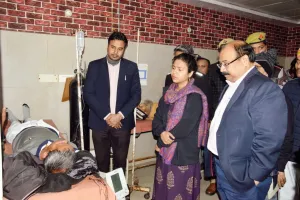 मुरादनगर सड़क हादसा : जिला अस्पताल तत्काल पहुंचे डीएम-एसपी