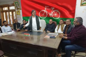 सपा सरकार बनी तो छोटे कामगारों के देशी उत्पादन को महत्व दिया जायेगा-  हाजी फ़ज़ल महमूद