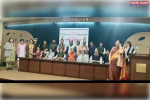 जो व्यक्ति नशे के दर का होता है, वह हमेशा दर-बदर का होता है