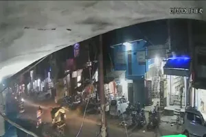 Maharajganj : जिले में पहली बार थाने की कमान ,शाम 6 बजे पुलिस के गश्त के दौरान ही बाइक चोरी