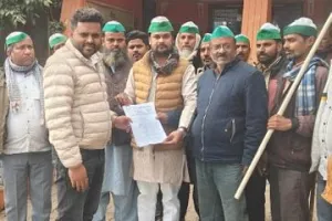 बलरामपुर में भाकियू भानू का प्रदर्शन, ठेकेदारों की मनमानी: इंफ्रामेट्री बोर्ड न लगाने पर आंदोलन की चेतावनी 