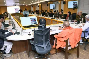 योगी ने आगामी स्नान पर्वों को सकुशलढंग से सम्पन्न कराने के लिए सभी अधिकारियों को पूरी  व लगन के साथजुट जाने को कहा