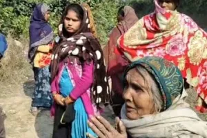 बलरामपुर में युवक की संदिग्ध मौत:घर के सामने चारपाई पर मिला शव, परिजनों को हत्या की आशंका 