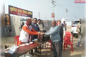 सुशील तिवारी शिक्षा समिति के तत्वावधान में भंडारे का आयोजन 
