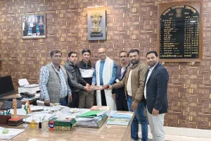 रेलमंत्री ने किया डीटीएम चोपन को  विशिष्ट रेल  सेवा पुरुस्कार से सम्मानित,  डीटीएम ने इसका श्रेय रेल कर्मचारियों को दिया।